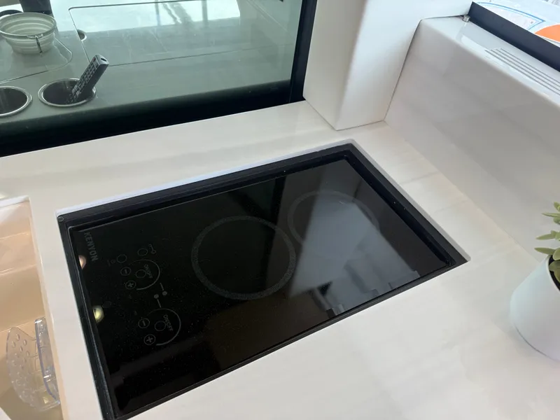 Slide: The Image of Regal 38 GRAND COUPE 2024 - 20