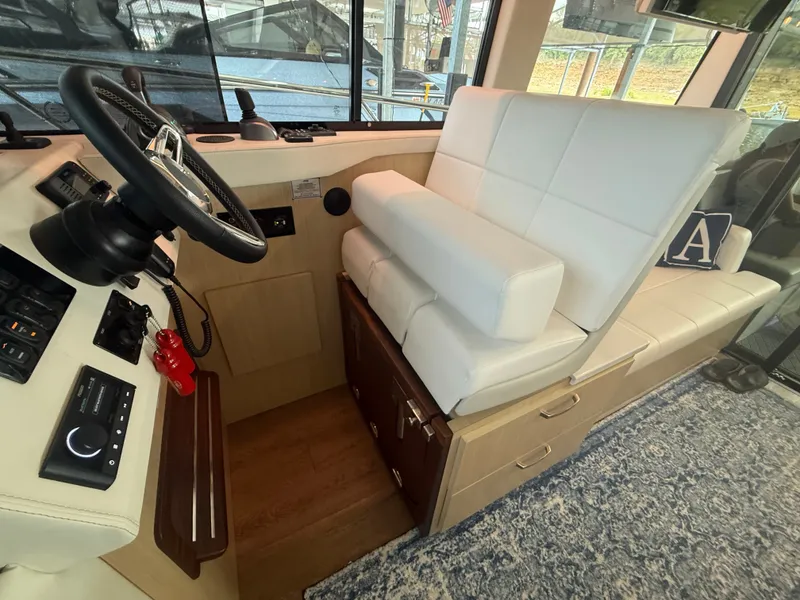 Slide: The Image of Regal 38 GRAND COUPE 2024 - 26