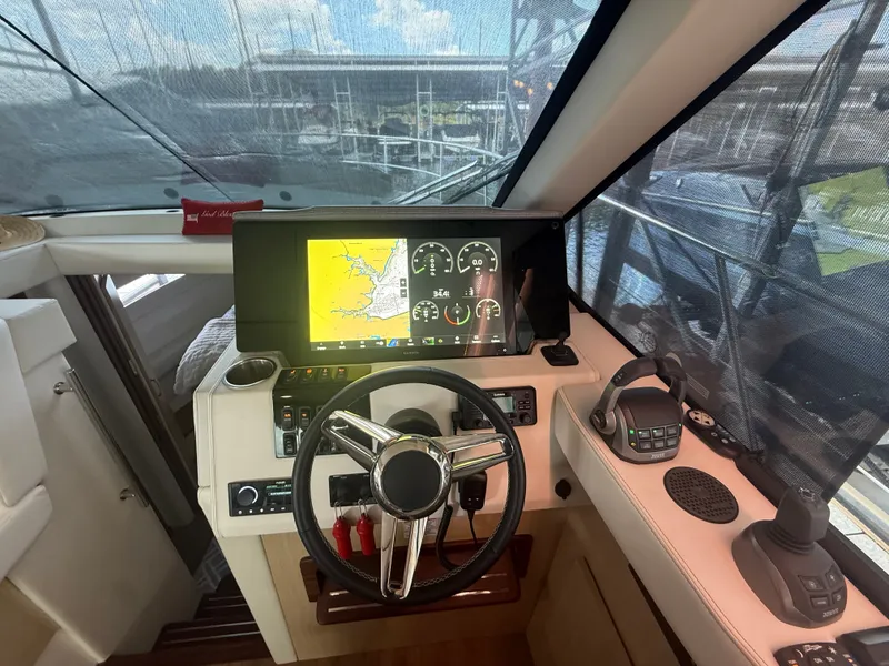 Slide: The Image of Regal 38 GRAND COUPE 2024 - 27