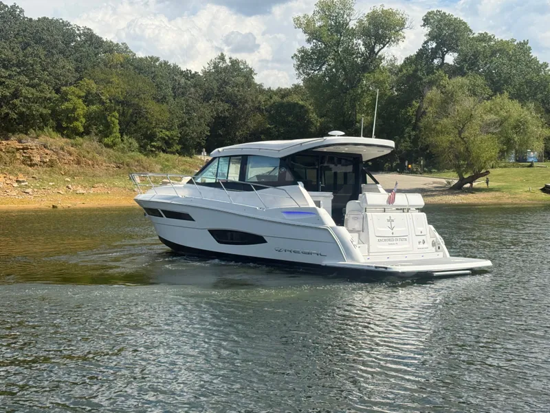 Slide: The Image of Regal 38 GRAND COUPE 2024 - 4