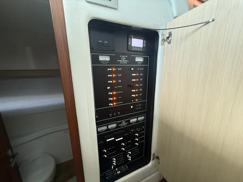 Slide: The Image of Regal 38 GRAND COUPE 2024 - 45