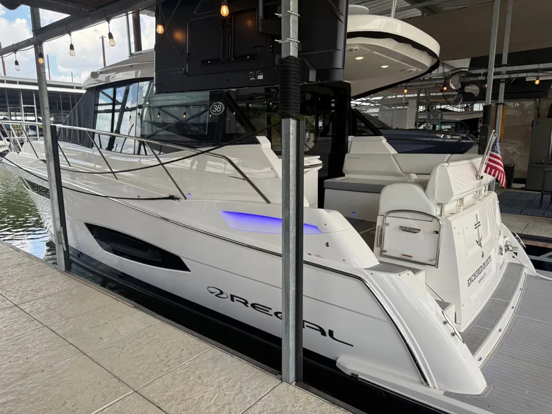 Slide: The Image of Regal 38 GRAND COUPE 2024 - 8