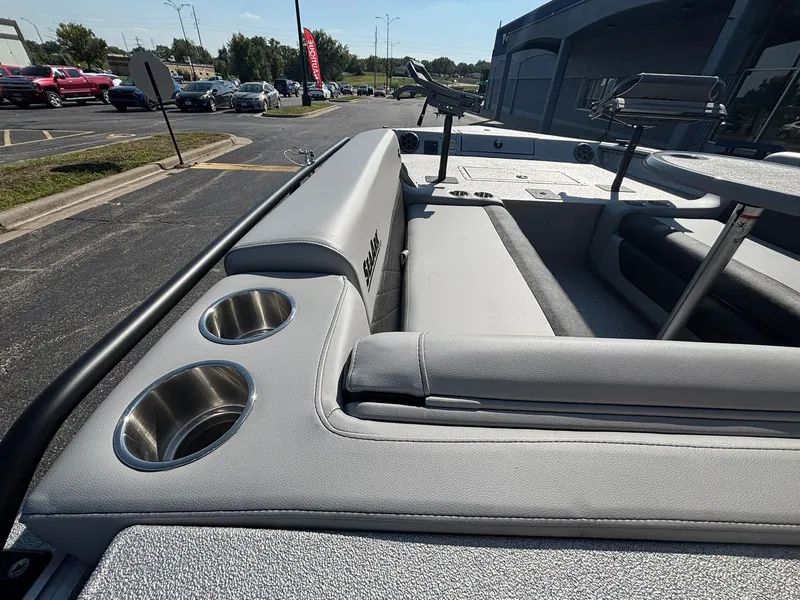 Slide: The Image of SeaArk Easy 200 2026 - 10