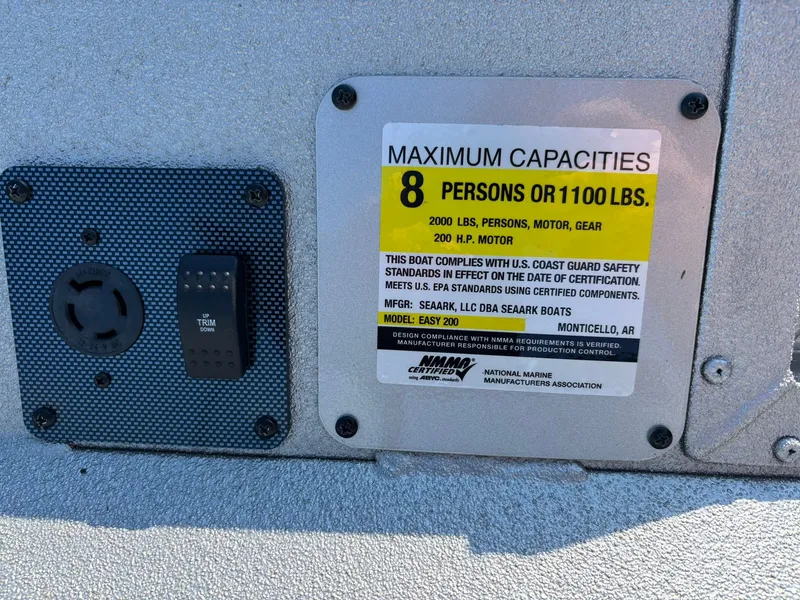 Slide: The Image of SeaArk Easy 200 2026 - 14