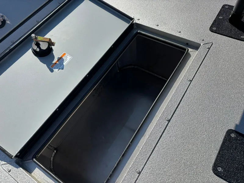 Slide: The Image of SeaArk Easy 200 2026 - 15