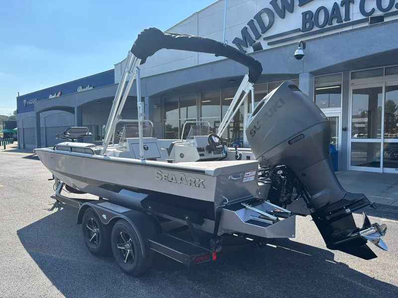 Slide: The Image of SeaArk Easy 200 2026 - 21