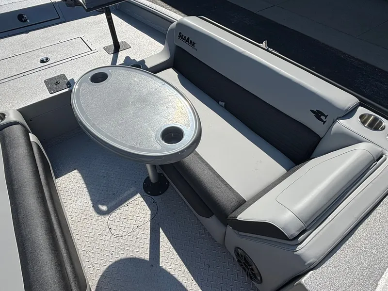 Slide: The Image of SeaArk Easy 200 2026 - 24