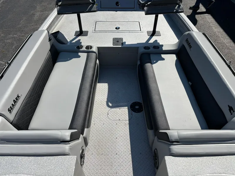 Slide: The Image of SeaArk Easy 200 2026 - 28