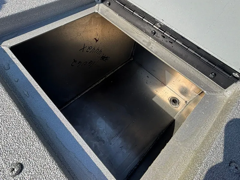 Slide: The Image of SeaArk Easy 200 2026 - 33