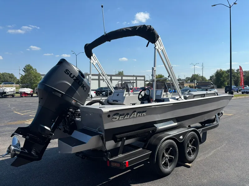 Slide: The Image of SeaArk Easy 200 2026 - 35