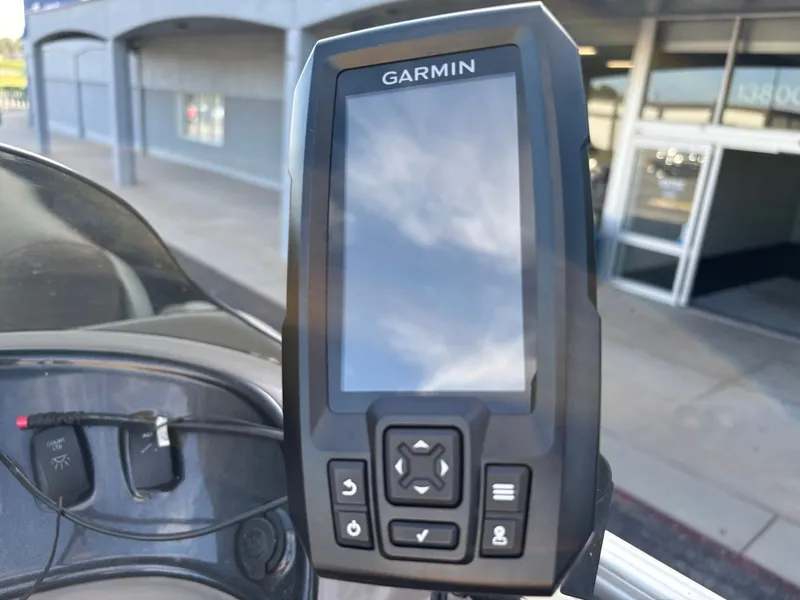 Slide: The Image of Sun Tracker Party Barge 18 DLX 2020 - 10