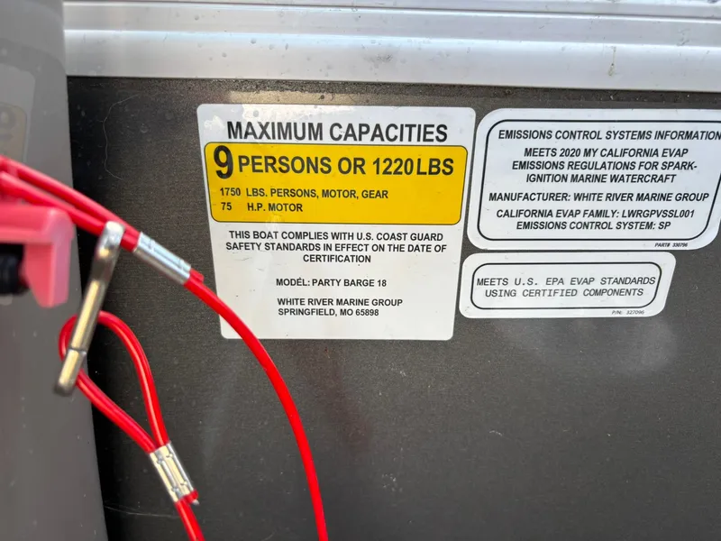 Slide: The Image of Sun Tracker Party Barge 18 DLX 2020 - 16