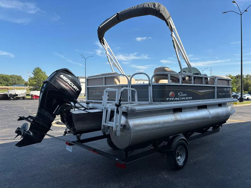 Slide: The Image of Sun Tracker Party Barge 18 DLX 2020 - 4