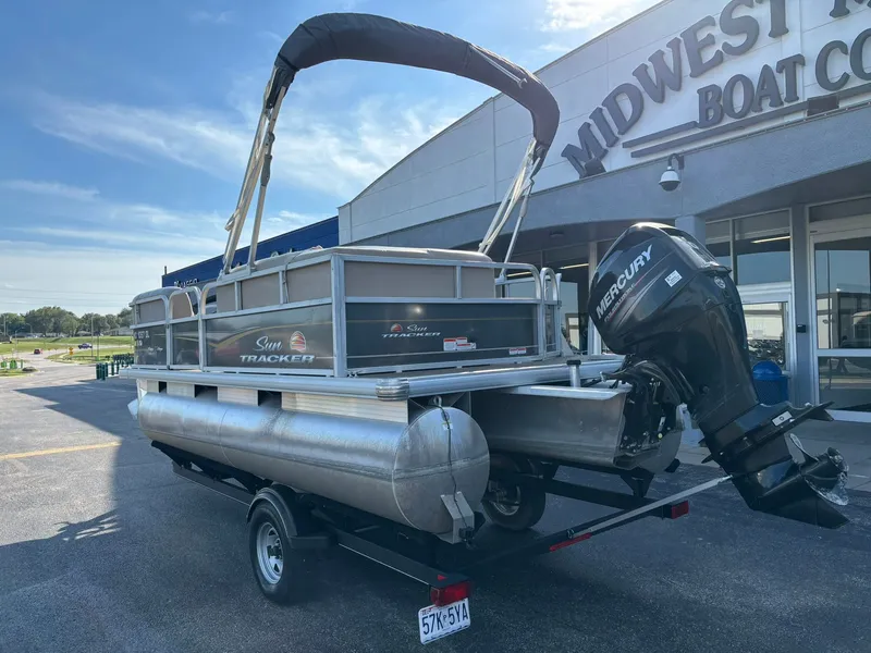 Slide: The Image of Sun Tracker Party Barge 18 DLX 2020 - 5