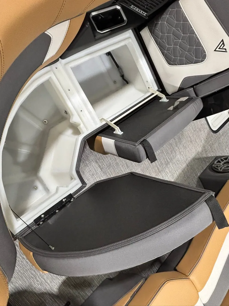 Slide: The Image of Viaggio D22S 2026 - 8