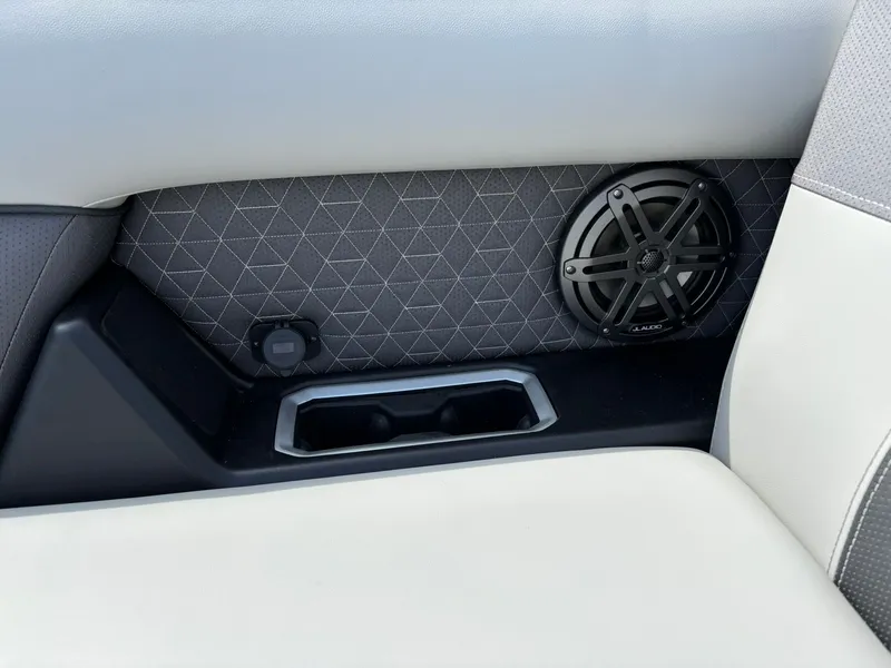 Slide: The Image of Viaggio Z22U 2026 - 6