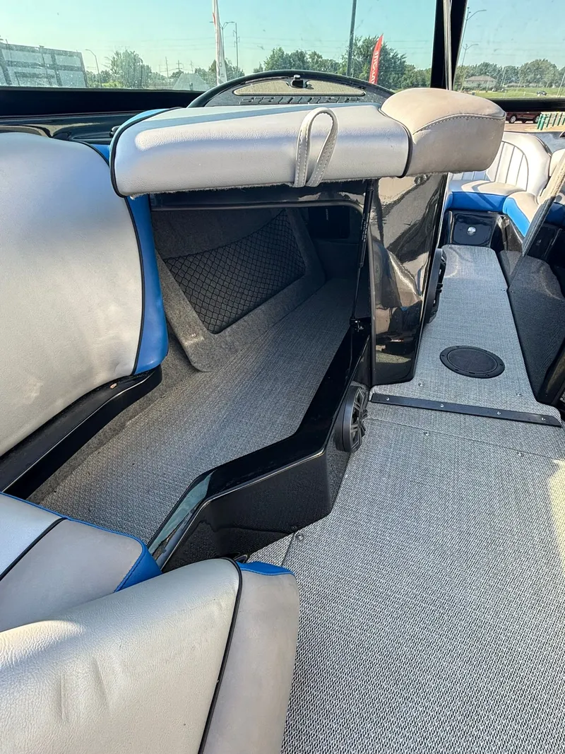 Slide: The Image of Sanger V237 SX 2023 - 24