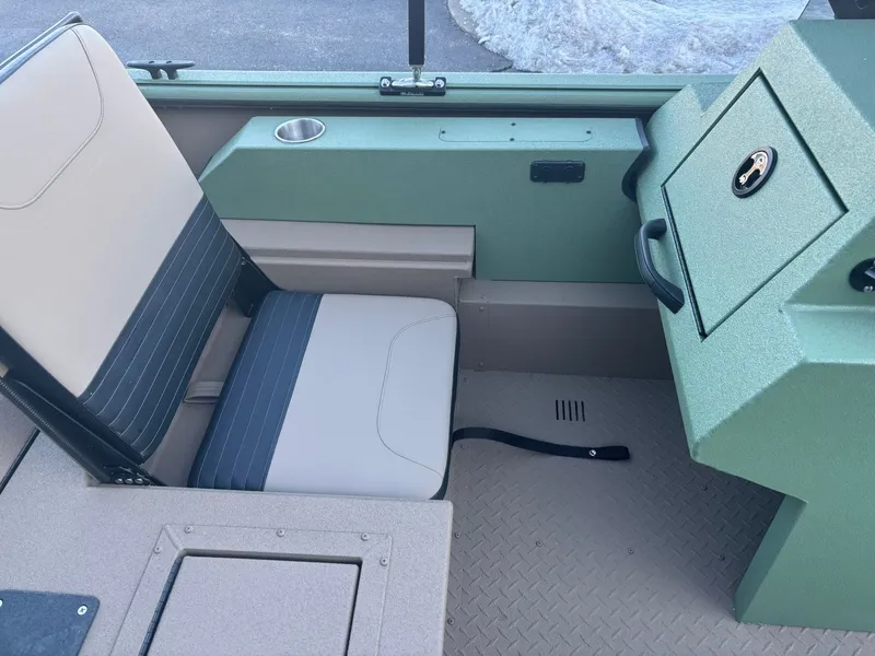 Slide: The Image of SeaArk Easy 200 2026 - 29