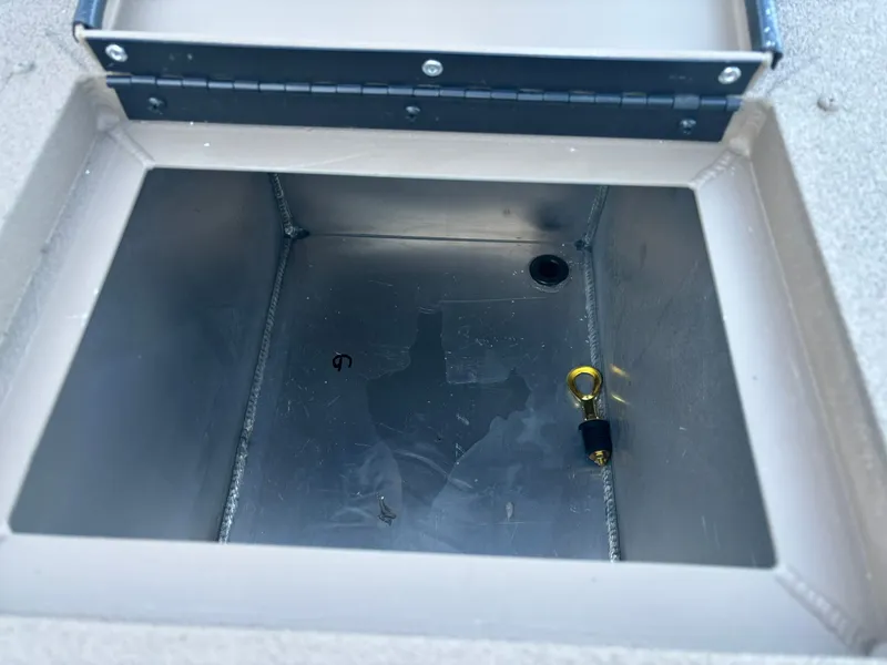 Slide: The Image of SeaArk Easy 200 2026 - 32