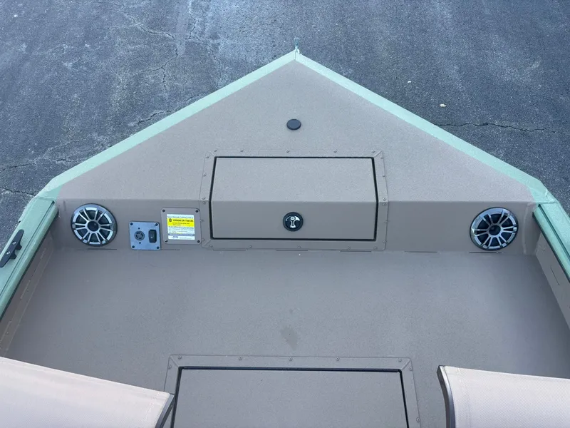 Slide: The Image of SeaArk Easy 200 2026 - 5