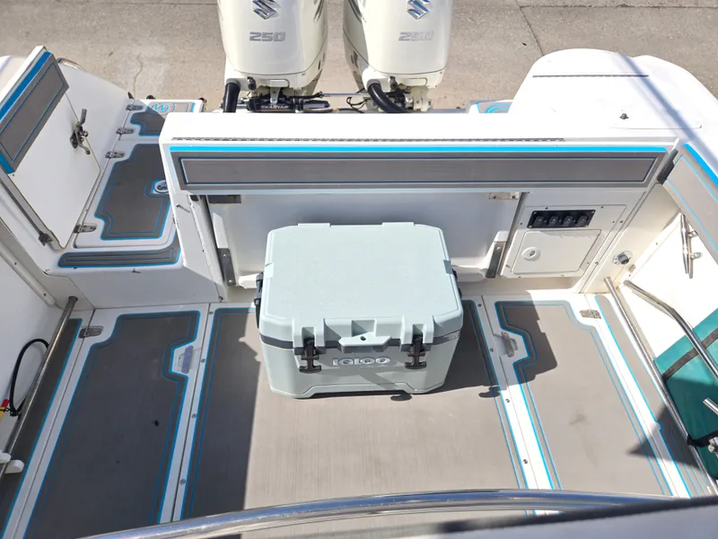 Slide: The Image of Boston Whaler 26 CC 1998 - 14