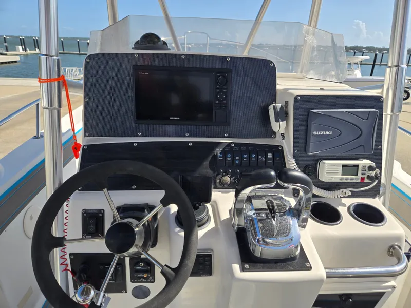 Slide: The Image of Boston Whaler 26 CC 1998 - 7