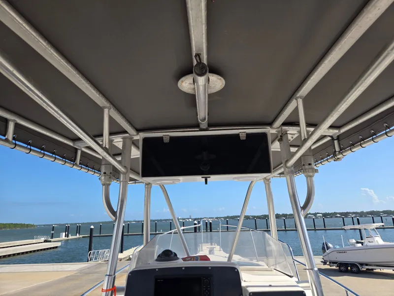 Slide: The Image of Boston Whaler 26 CC 1998 - 8