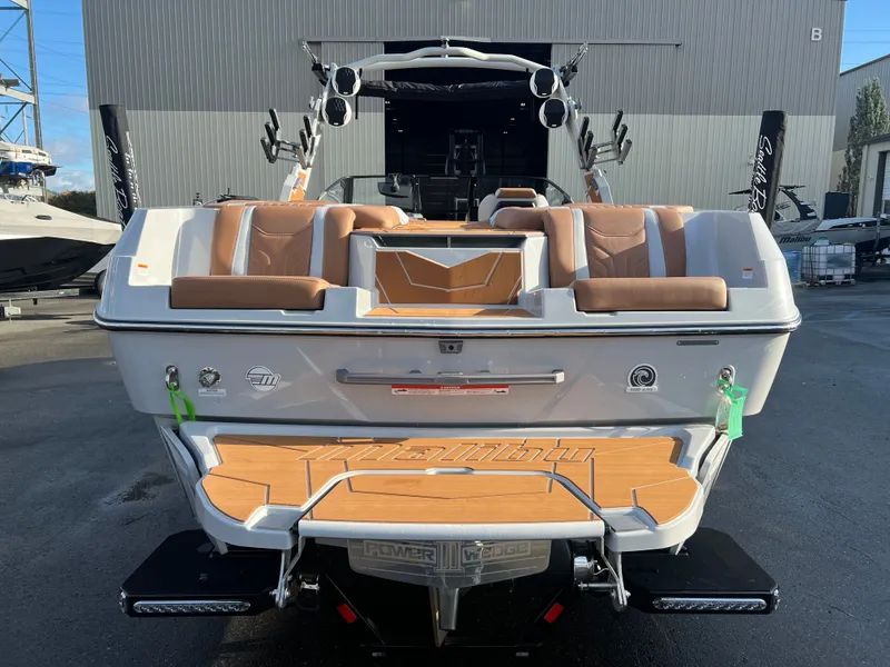 Slide: The Image of Malibu Wakesetter 25 LSV 2026 - 7