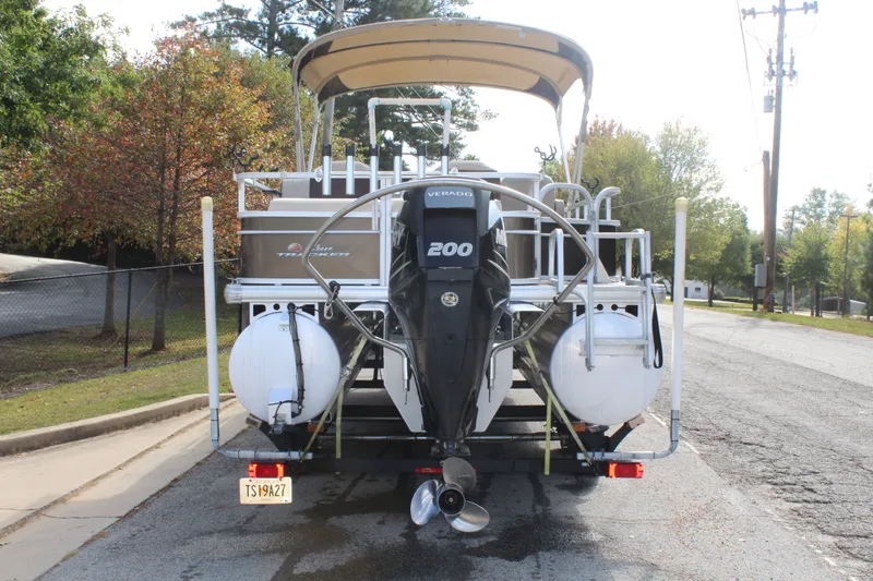 Slide: The Image of Tracker FB 24 XP3 2018 - 5