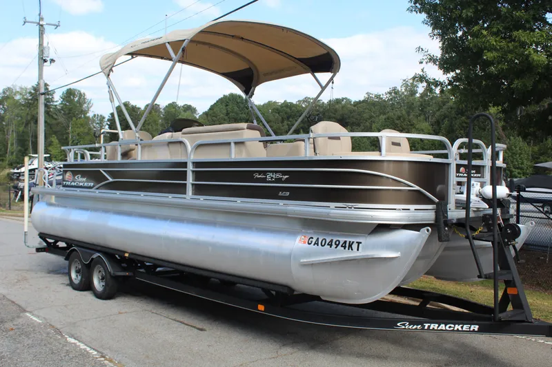 Slide: The Image of Tracker FB 24 XP3 2018 - 8