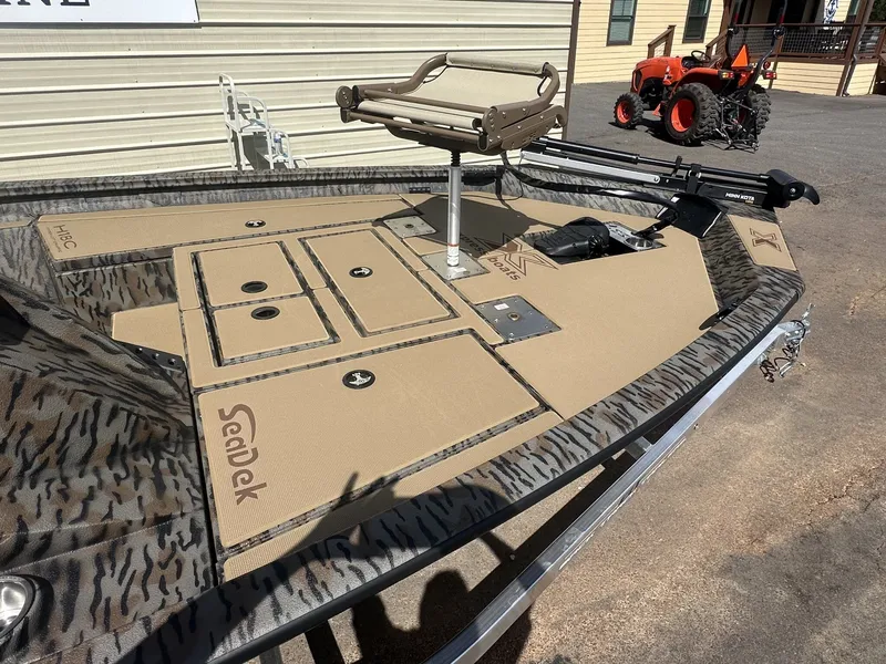 Slide: The Image of Xpress Hyper-Lift Crappie Series H18 2026 - 9