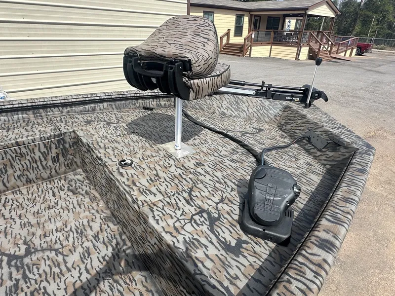 Slide: The Image of Xpress Xplorer Bass Series XP200 2026 - 8