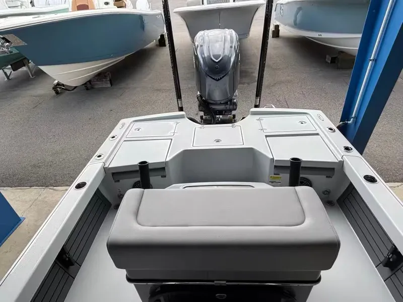 Slide: The Image of Pathfinder 2500 Hybrid 2026 - 6