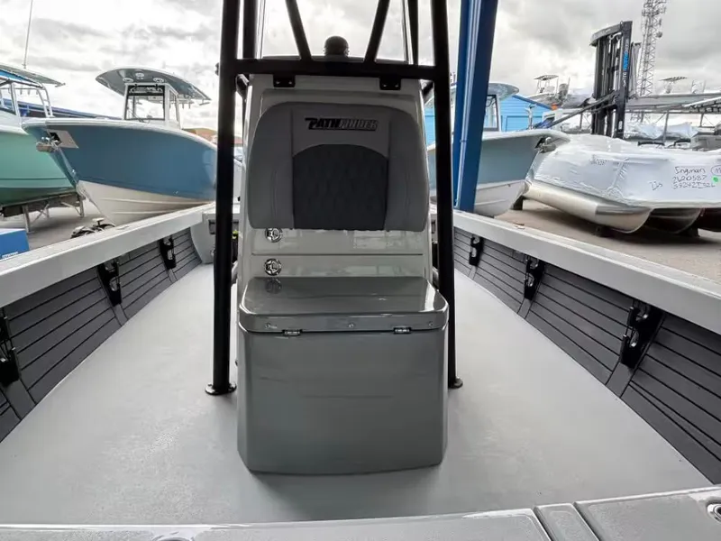 Slide: The Image of Pathfinder 2500 Hybrid 2026 - 8