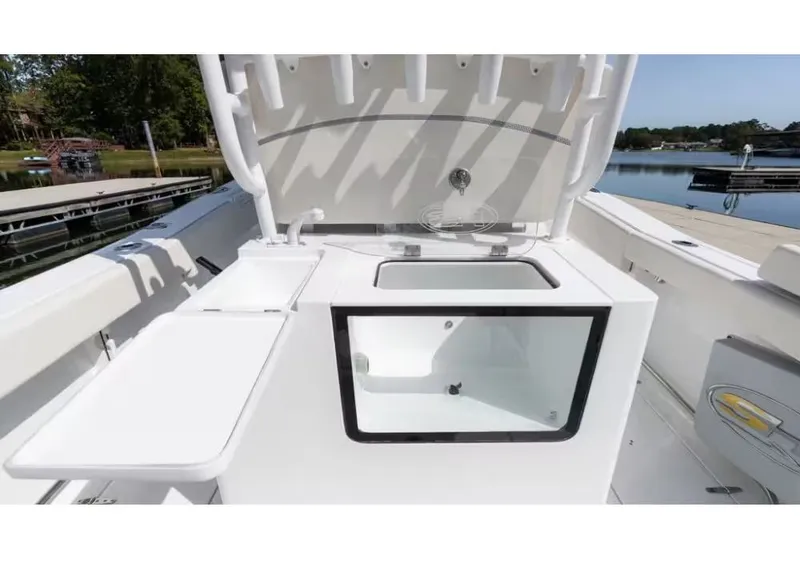 Slide: The Image of Sea Hunt Gamefish 28 Coffin Box 2026 - 11