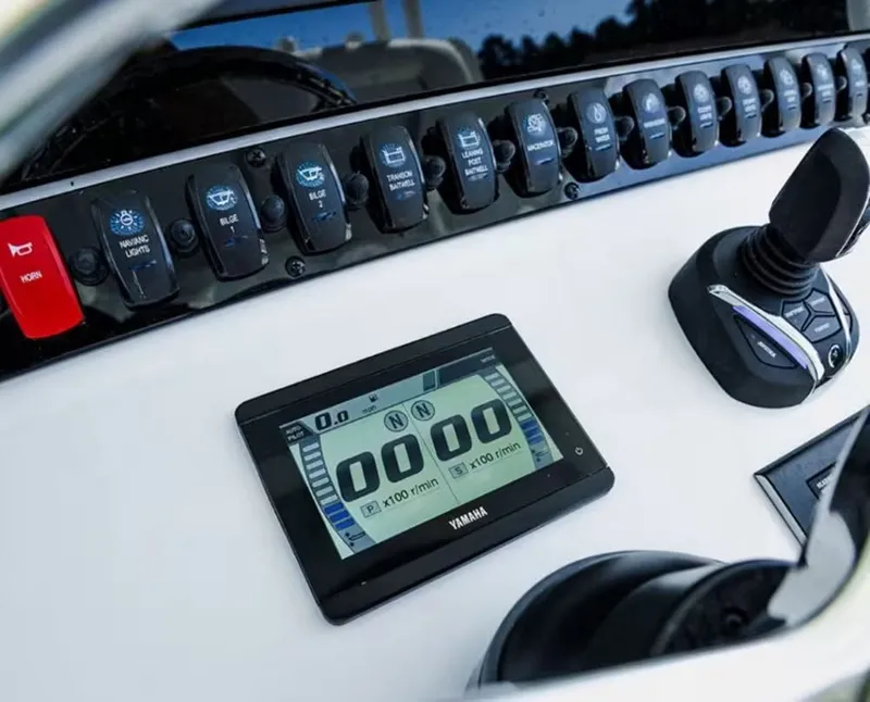 Slide: The Image of Sea Hunt Gamefish 28 Coffin Box 2026 - 7