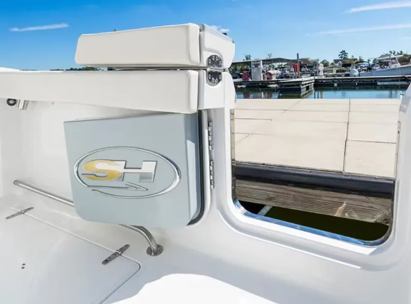 Slide: The Image of Sea Hunt Gamefish 28 Coffin Box 2026 - 9