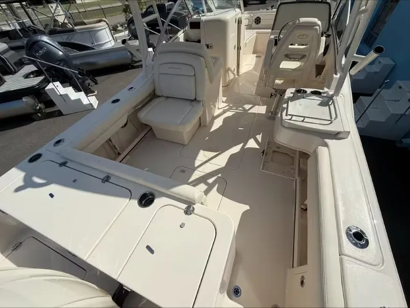 Slide: The Image of Grady-White Freedom 235 2026 - 10