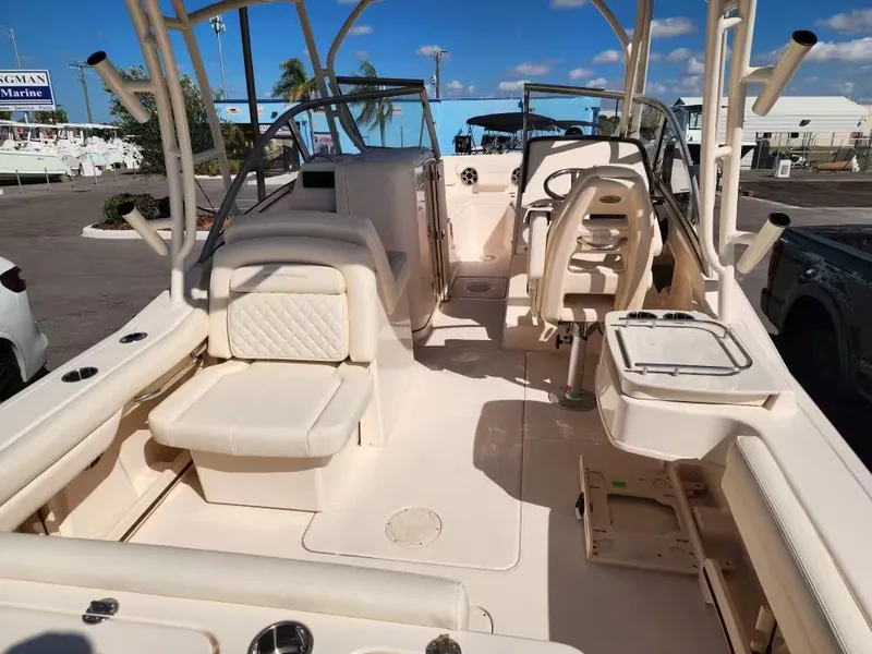 Slide: The Image of Grady-White Freedom 235 2026 - 12