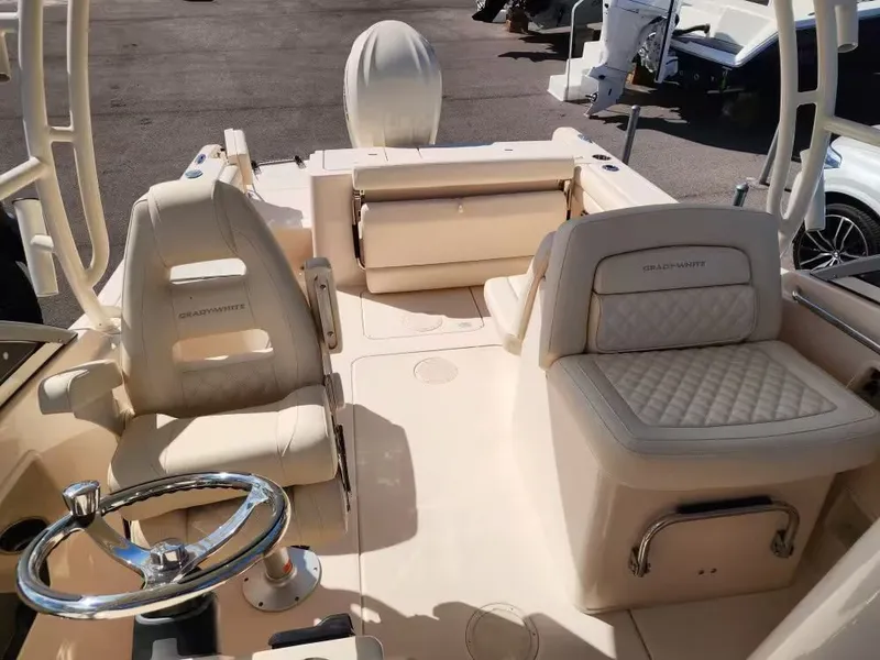 Slide: The Image of Grady-White Freedom 235 2026 - 7