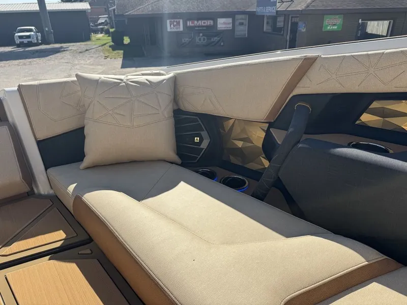 Slide: The Image of Nautique Super Air Nautique G25 Paragon 2026 - 11