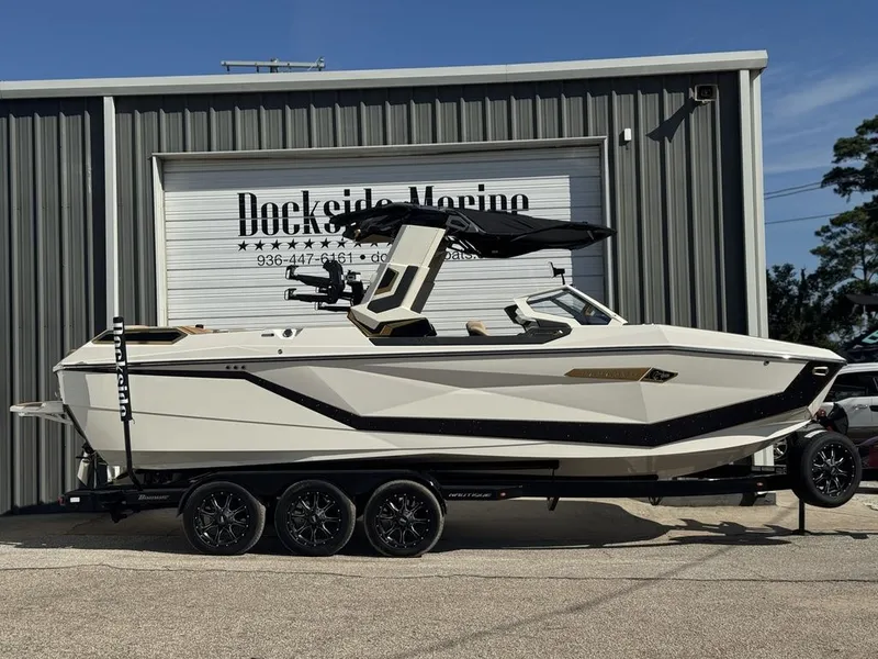 Slide: The Image of Nautique Super Air Nautique G25 Paragon 2026 - 24