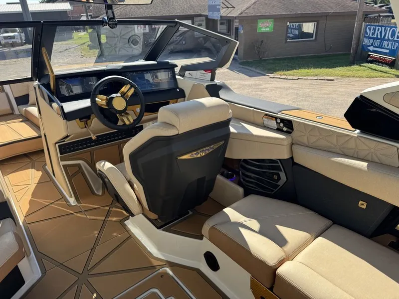 Slide: The Image of Nautique Super Air Nautique G25 Paragon 2026 - 7