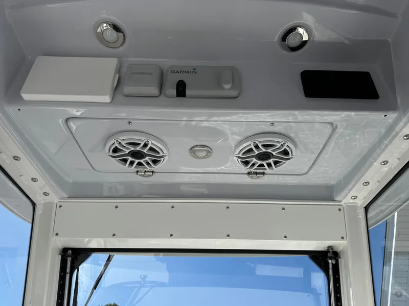 Slide: The Image of Everglades 295 Center Console 2021 - 25