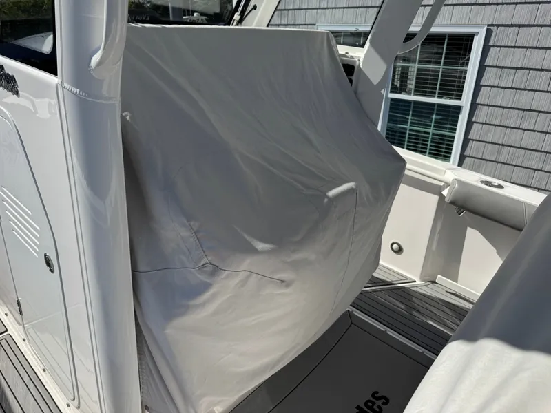 Slide: The Image of Everglades 295 Center Console 2021 - 27