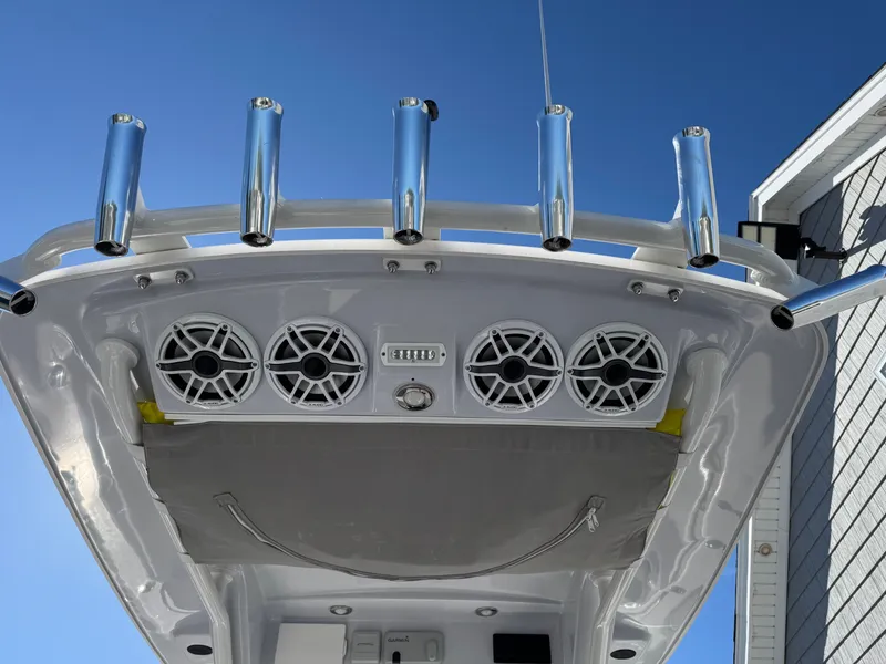 Slide: The Image of Everglades 295 Center Console 2021 - 33