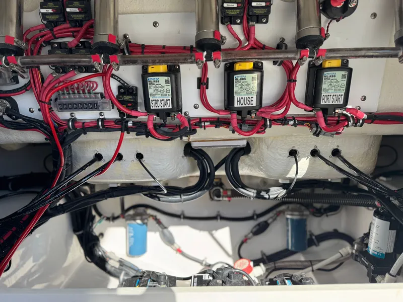 Slide: The Image of Everglades 295 Center Console 2021 - 42