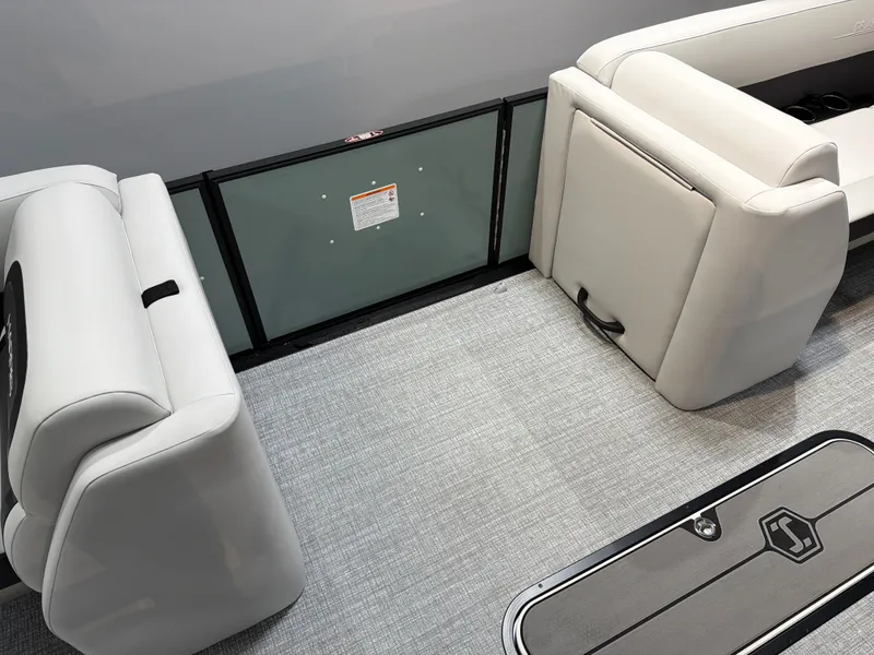 Slide: The Image of Harris Cruiser 230 2026 - 10