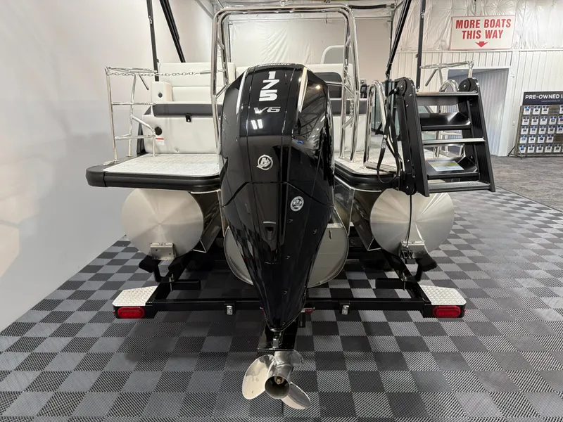 Slide: The Image of Harris Cruiser 230 2026 - 4