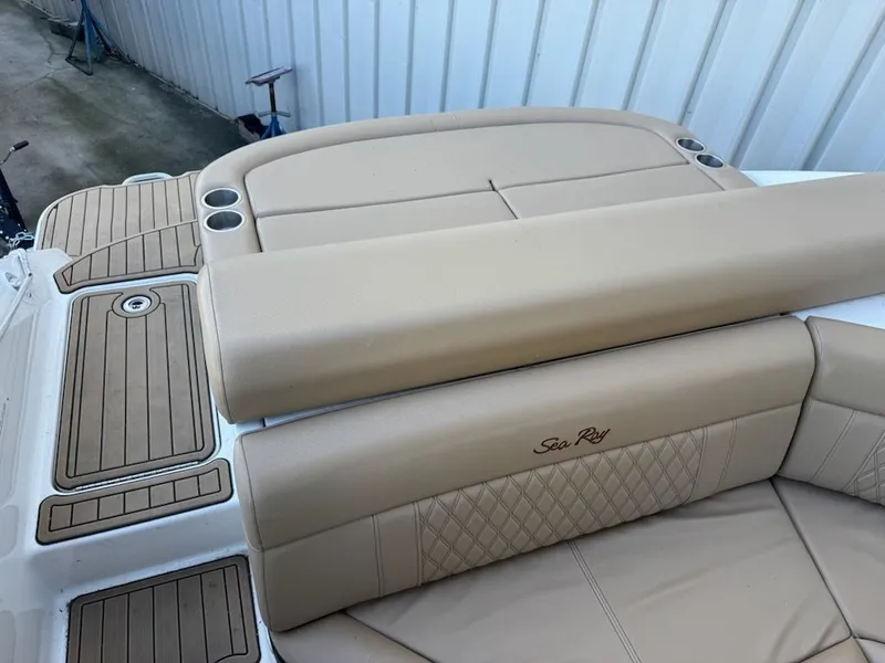 Slide: The Image of Sea Ray SLX 280 2021 - 3